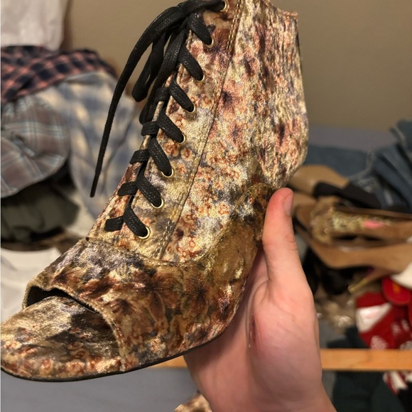 Nanette Lepore Women's Halle Ankle Bootie, Cognac Multicolor Suede 7M - Picture 11 of 13